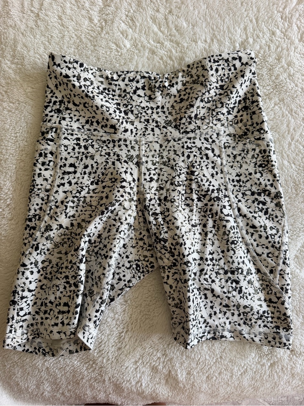 Old Navy Black & White Printed Bike Shorts